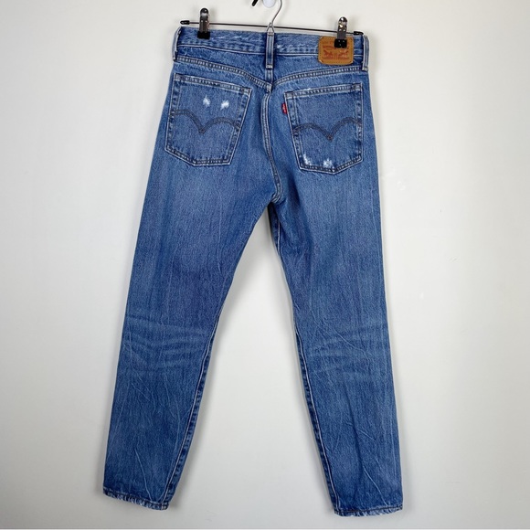 Levi’s Wedgie Icon Fit High Rise Straight Distressed Jeans - Picture 8 of 13